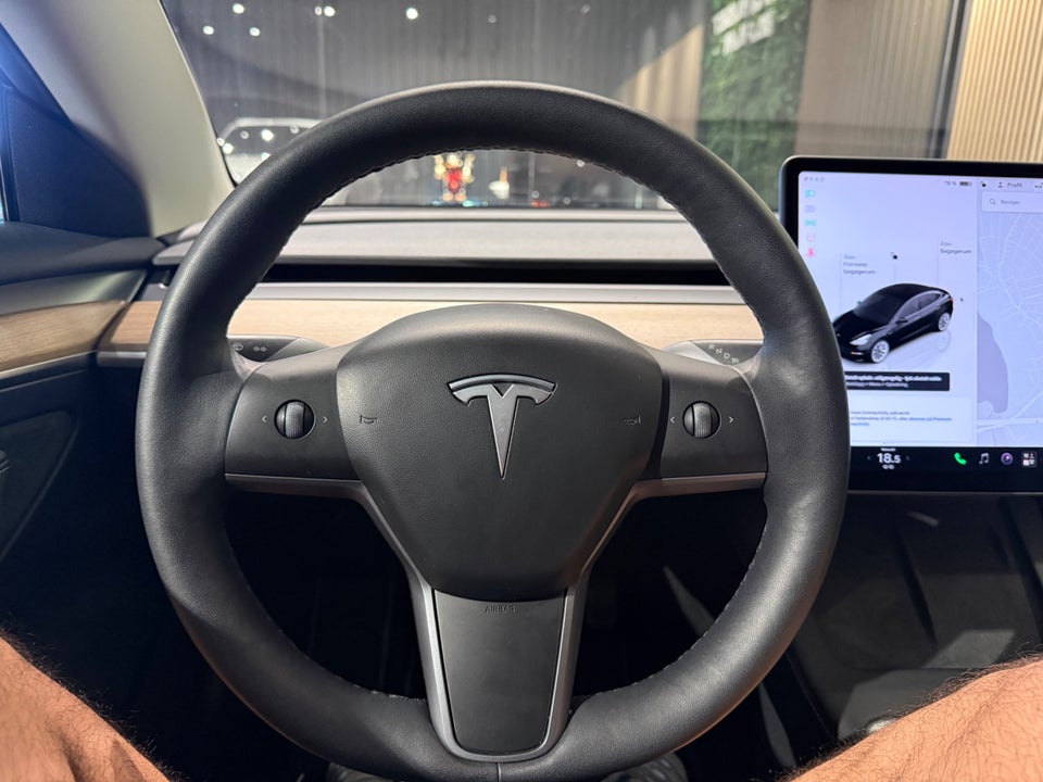 Tesla Model 3 RWD 4d