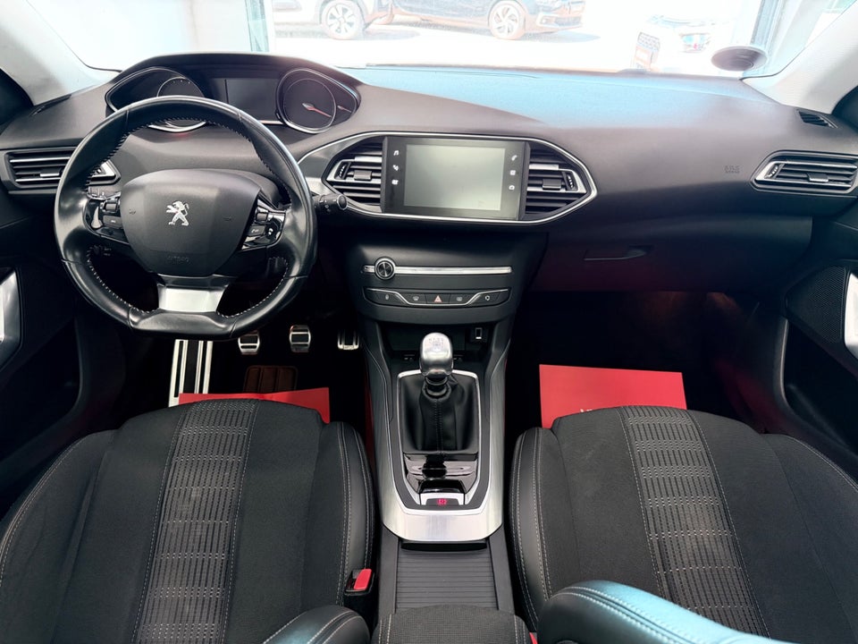 Peugeot 308 1,6 BlueHDi 120 Allure Sky 5d