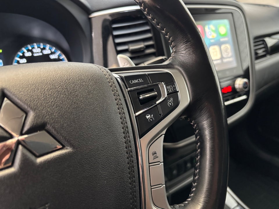 Mitsubishi Outlander 2,4 PHEV Intense CVT 4WD 5d