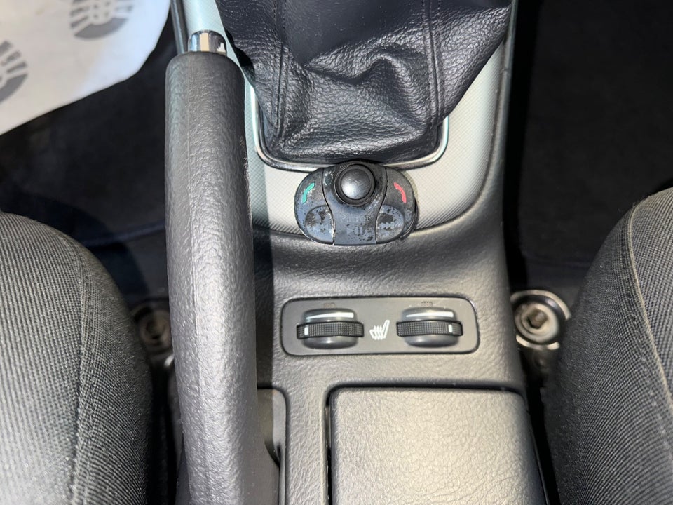 Toyota Avensis 1,8 VVT-i Sol stc. 5d