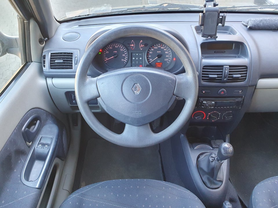 Renault Clio II 1,2 8V Authentique 5d