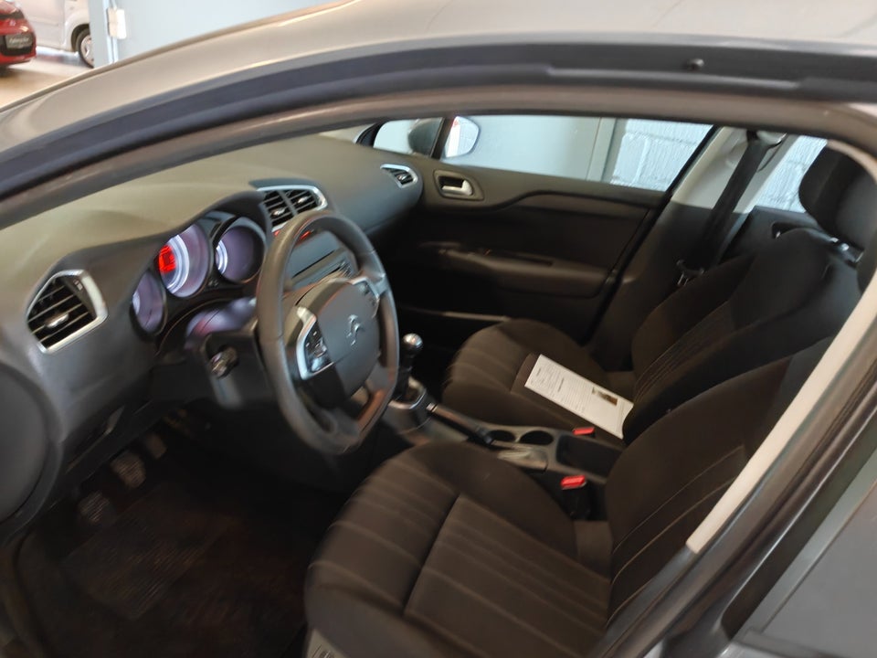 Citroën C4 1,6 HDi 90 Attraction 5d