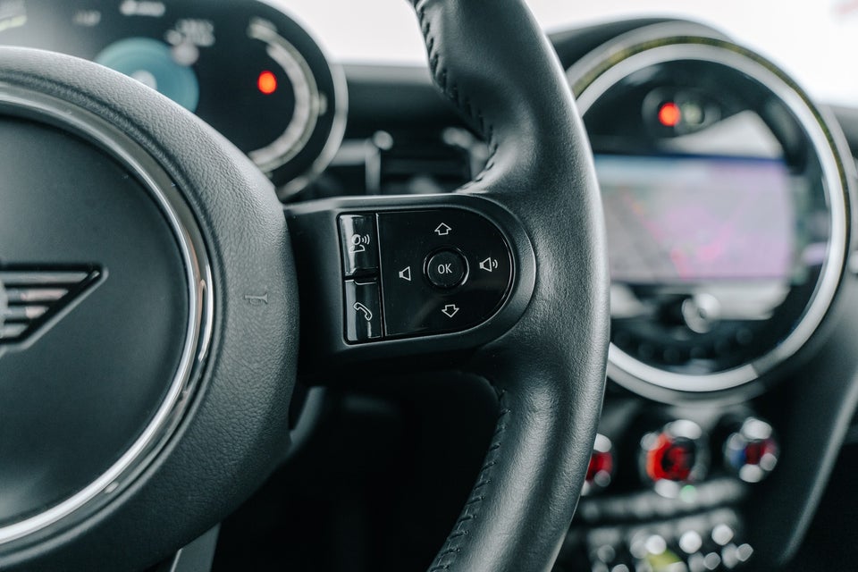 MINI Cooper SE Essential 3d