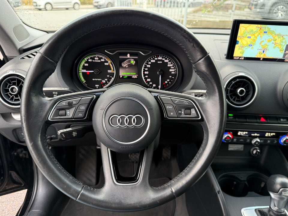 Audi A3 1,4 e-tron Sportback S-tr. 5d