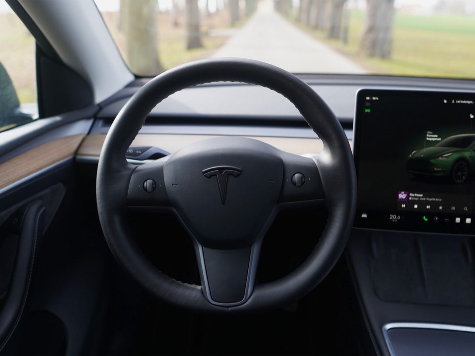 Tesla Model Y Long Range AWD 5d
