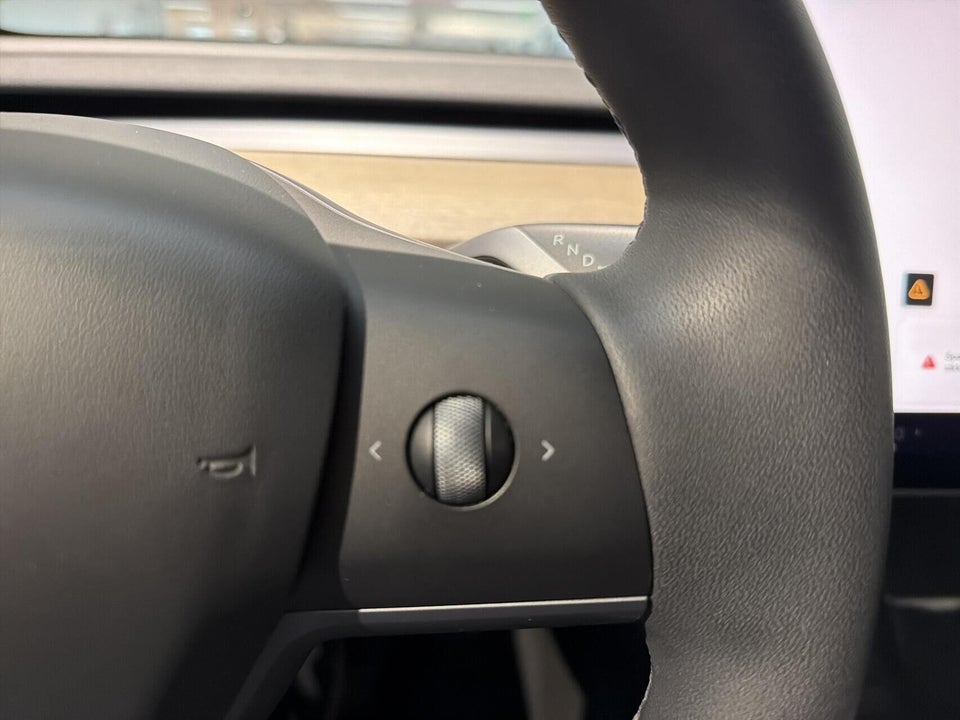 Tesla Model Y Long Range AWD 5d