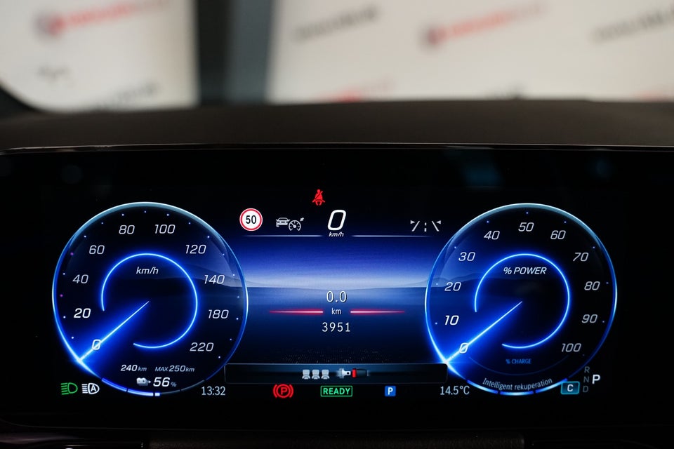 Mercedes EQA300 Electric Art 4Matic 5d