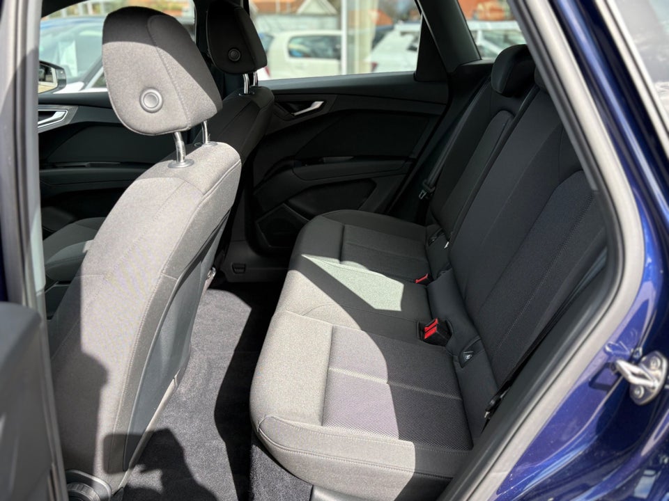 Audi Q4 e-tron 40  5d