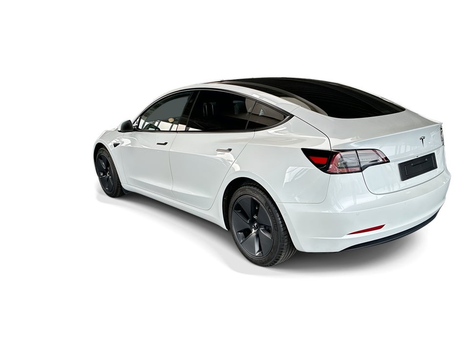 Tesla Model 3 Standard Range+ RWD 4d