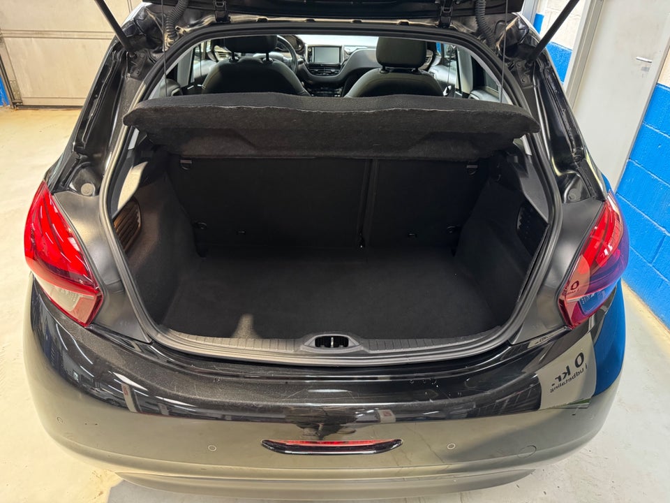 Peugeot 208 1,5 BlueHDi 100 Infinity Sky 5d