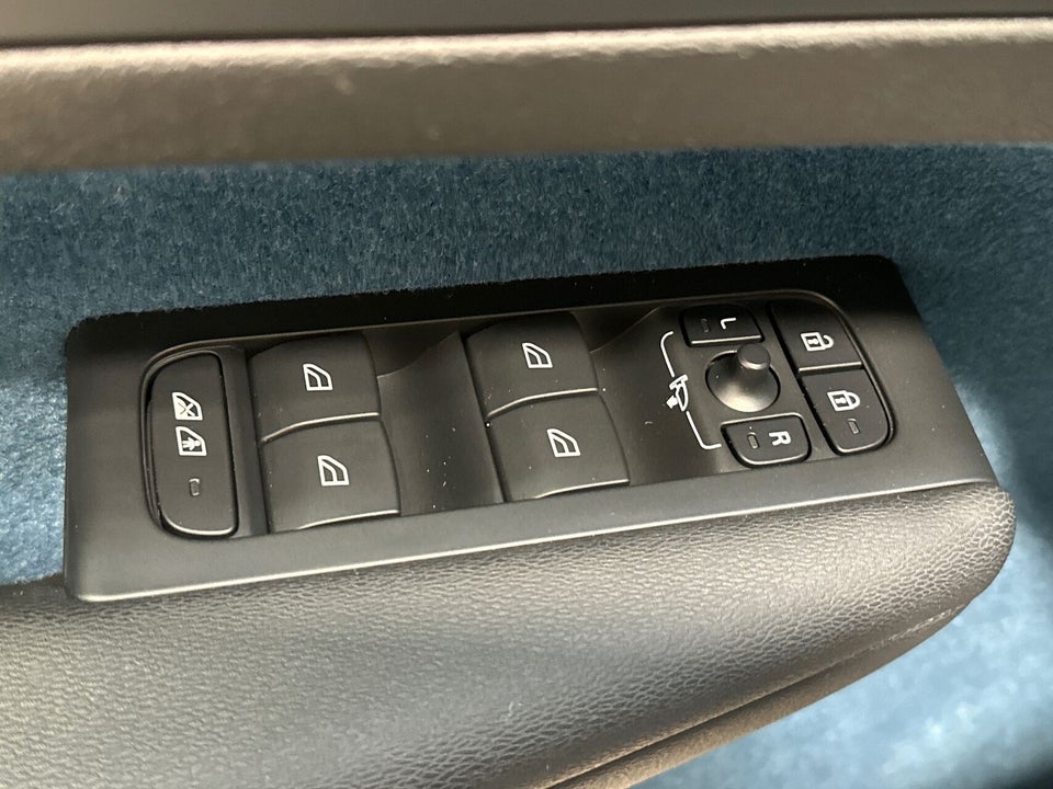 Volvo XC40 1,5 T4 ReCharge Plus Dark aut. 5d