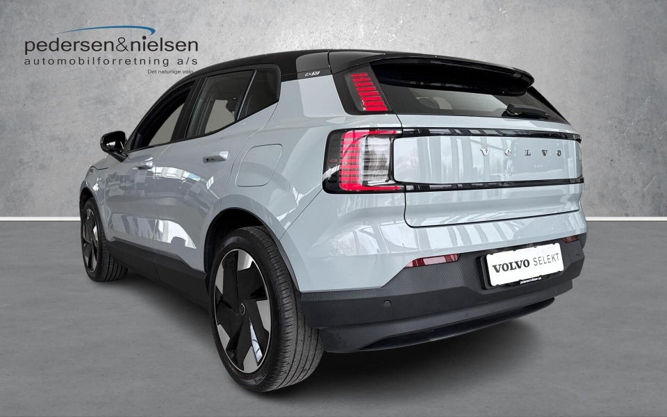 Volvo EX30 Extended Range Plus 5d
