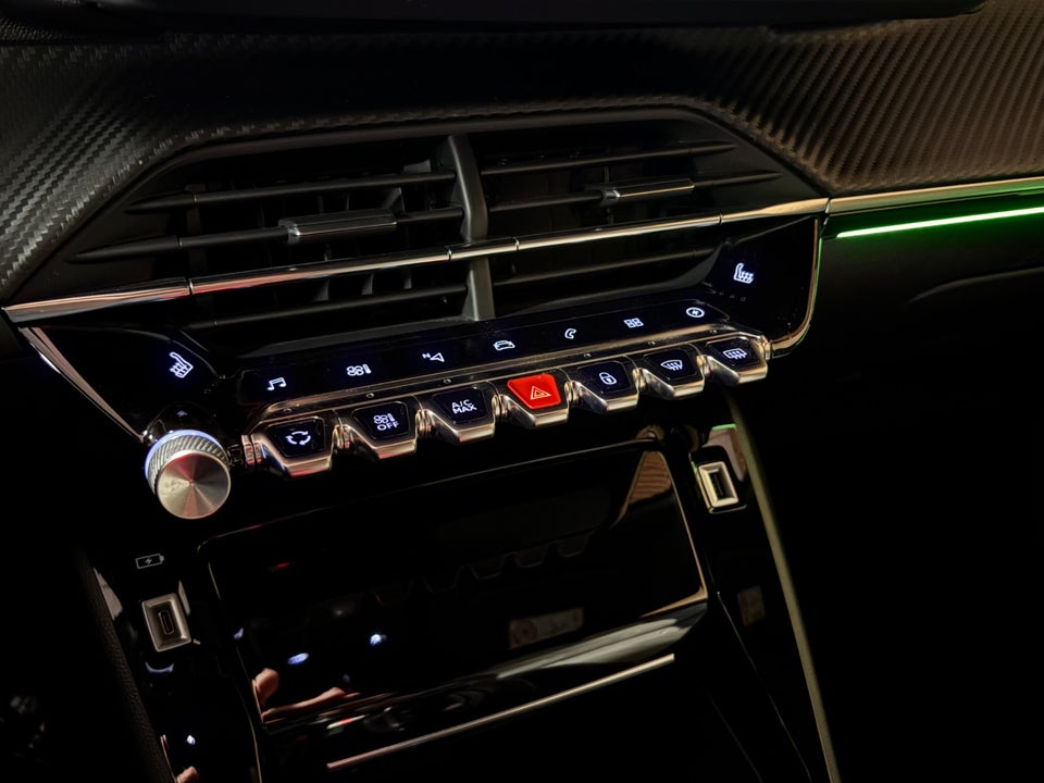 Peugeot e-2008 50 GT Pack 5d