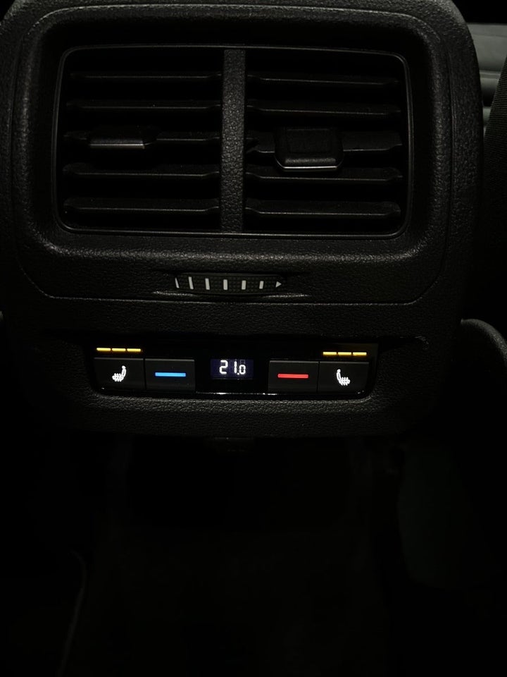 VW Touran 2,0 TDi 190 R-line DSG 5d