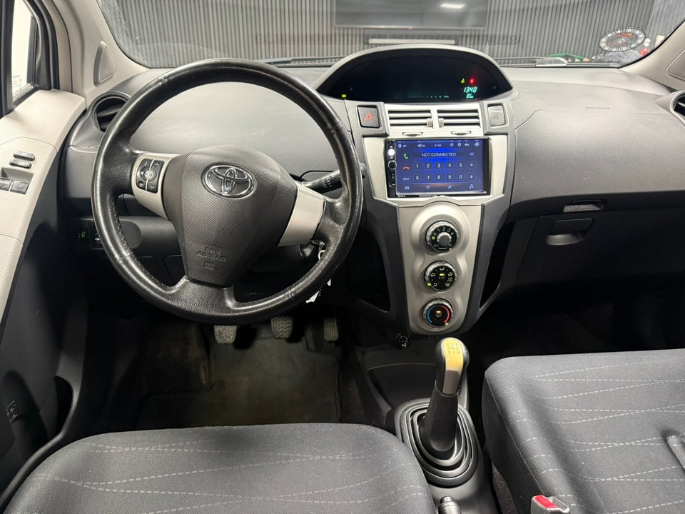 Toyota Yaris 1,3 Luna 5d