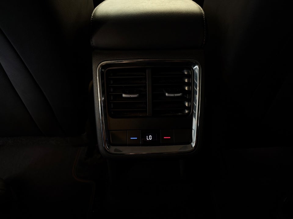 Skoda Enyaq 80 iV Suite 5d