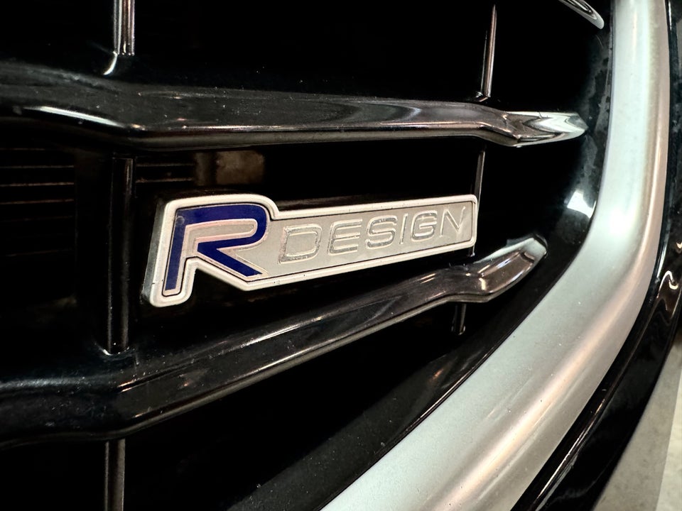 Volvo V60 2,4 D5 215 R-Design aut. AWD 5d