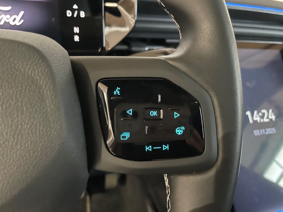 Ford Explorer 82 Premium Extended Range 5d