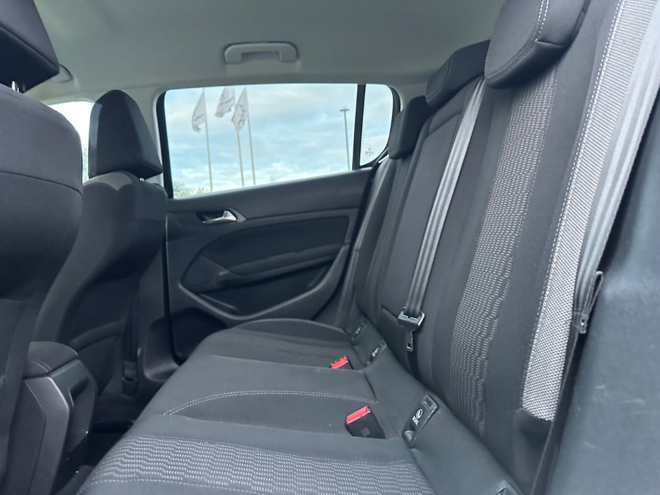 Peugeot 308 1,2 e-THP 130 Style 5d