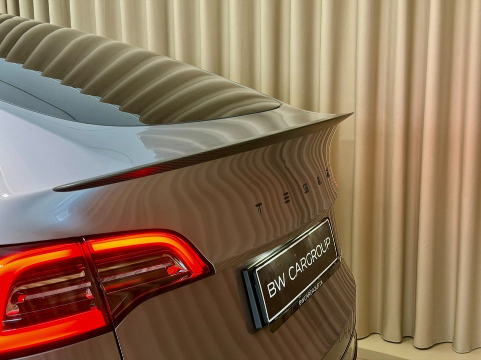 Tesla Model Y Performance AWD 5d