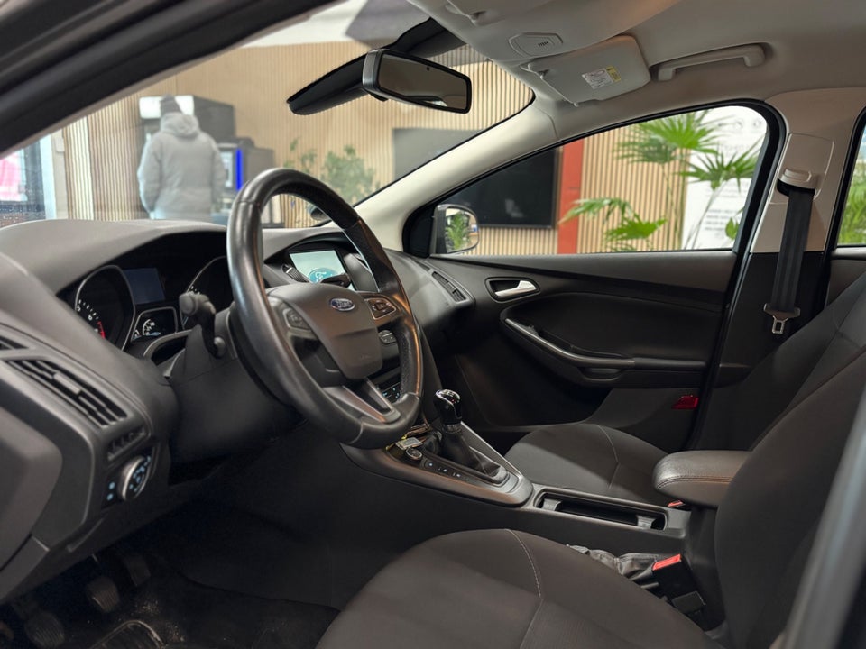 Ford Focus 1,0 SCTi 100 Titanium stc. 5d