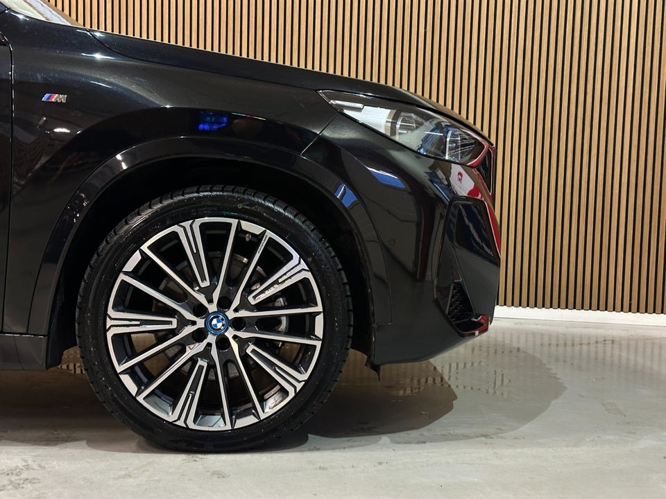 BMW iX1 xDrive30 Fully Charged M-Sport 5d