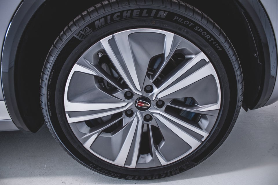 Hongqi E-HS9 99 Exclusive 5d