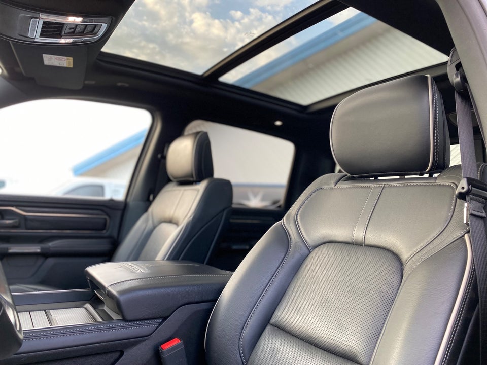 Dodge RAM 1500 5,7 V8 Hemi Limited Night aut. 4d