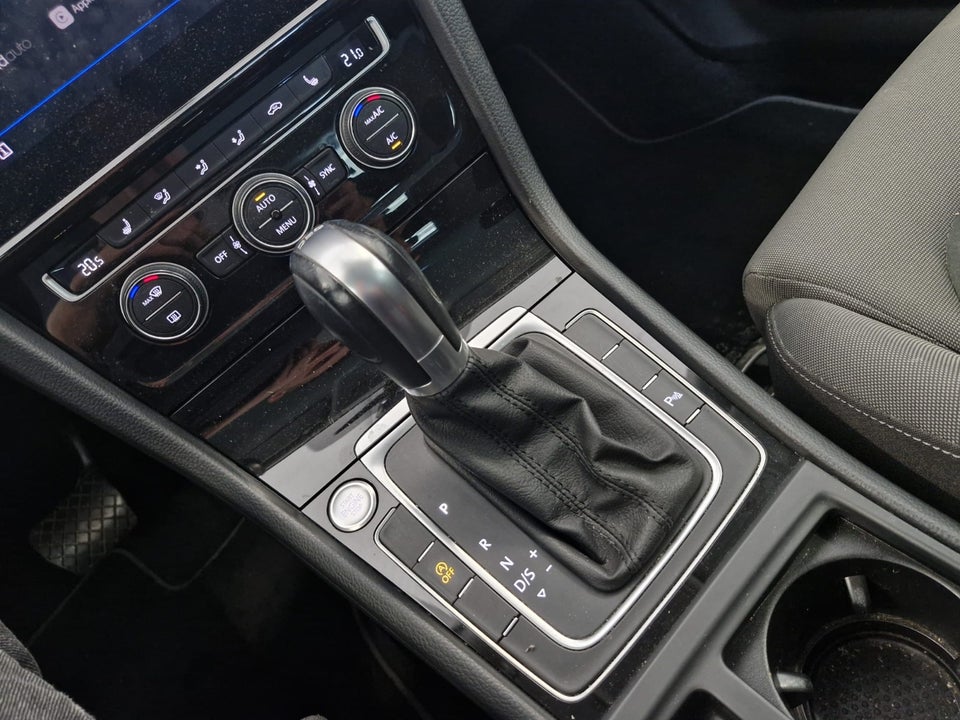 VW Golf VII 1,5 TSi 150 R-line DSG 5d