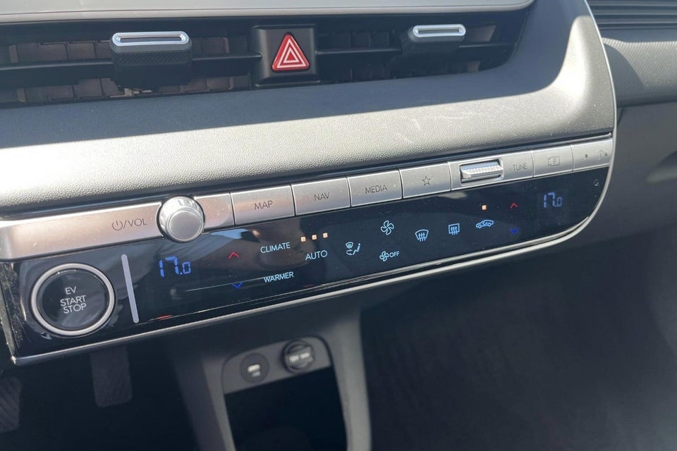 Hyundai Ioniq 5 77 Essential AWD 5d