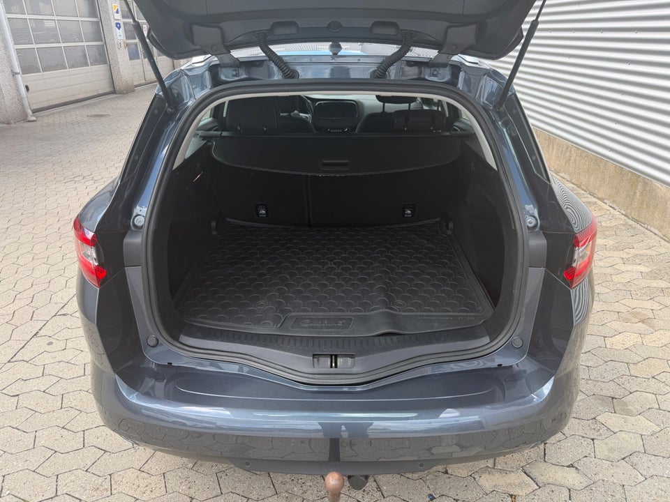 Renault Megane IV 1,3 TCe 115 Limited Sport Tourer 5d
