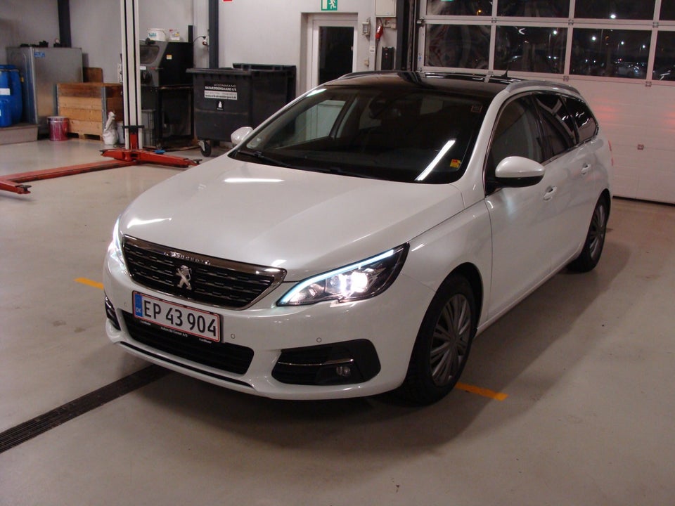 Peugeot 308 1,6 BlueHDi 120 Allure Sky SW 5d