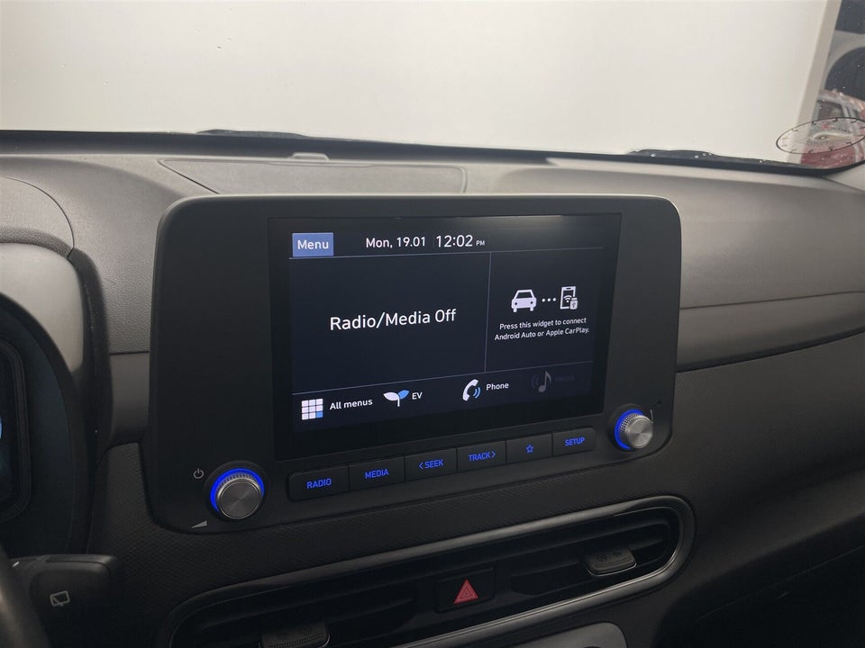 Hyundai Kona 64 EV Essential 5d