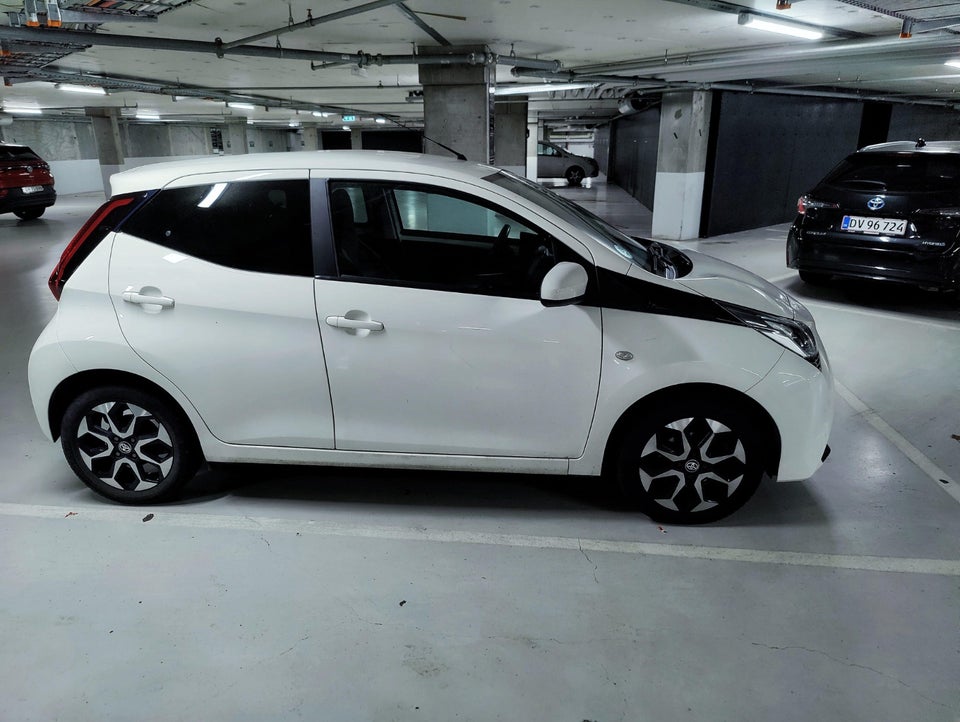 Toyota Aygo 1,0 VVT-i x-press 5d