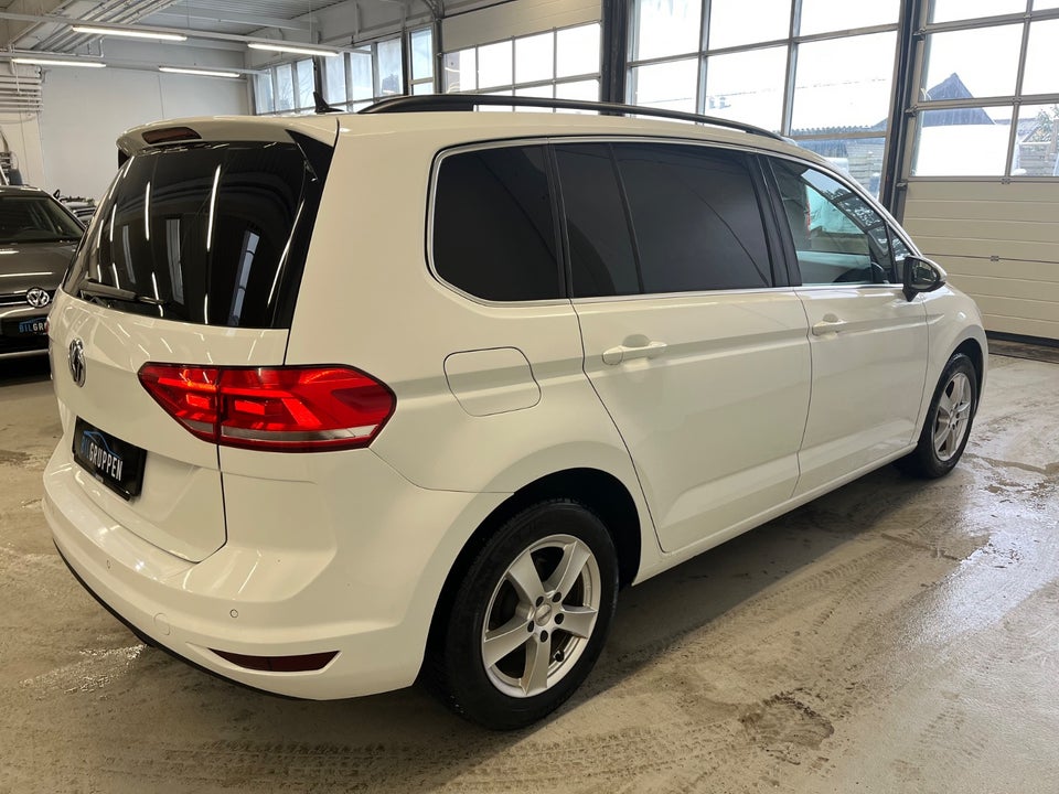 VW Touran 2,0 TDi 115 Comfortline DSG Van 5d