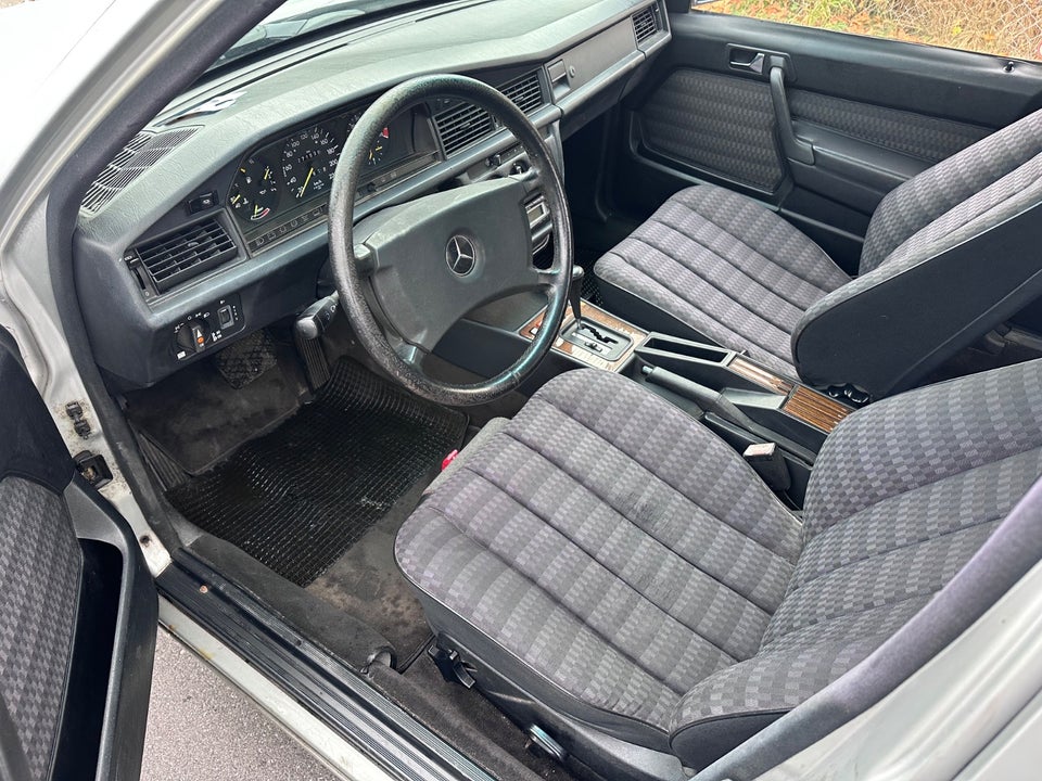 Mercedes 190 E 2,0 aut. 4d