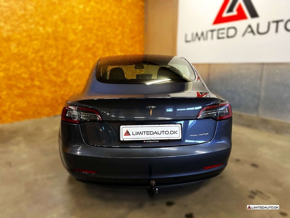 Tesla Model 3 Long Range AWD 4d