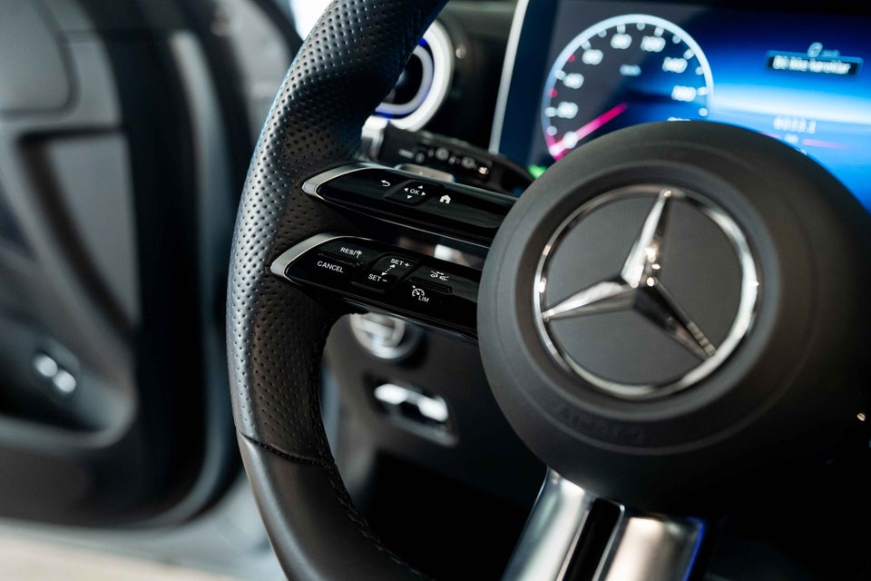 Mercedes C300 e 2,0 AMG Line stc. aut. 5d