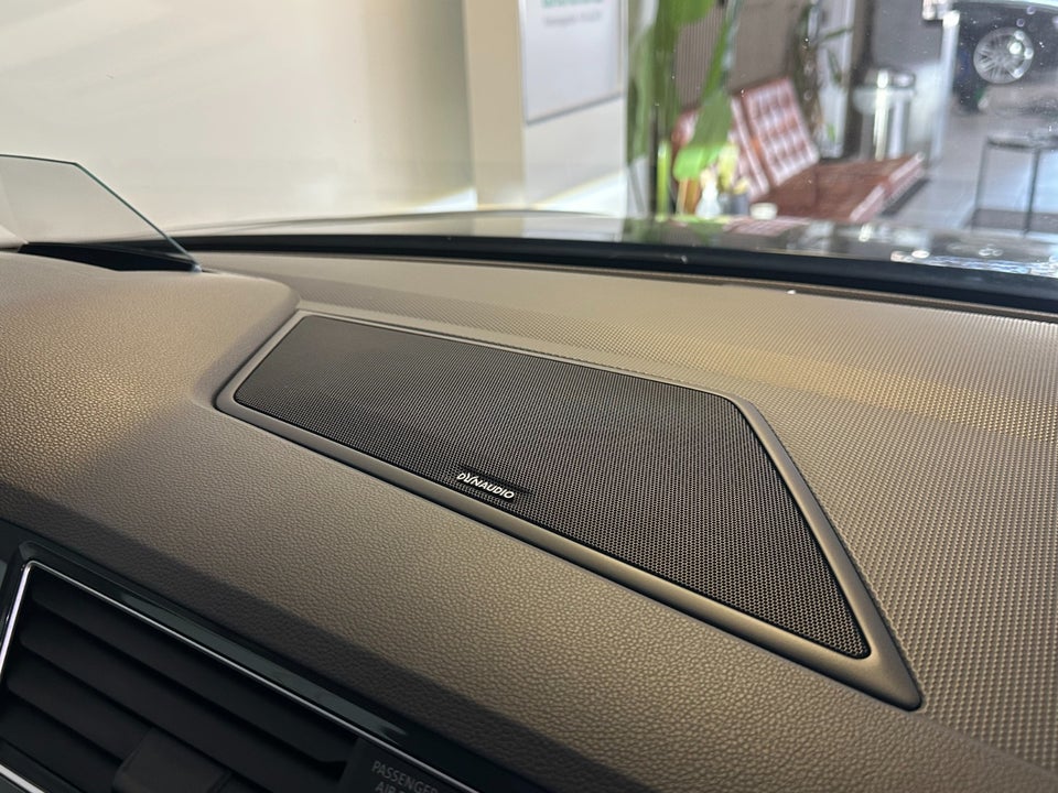 VW Tiguan 2,0 TDi 190 R-line DSG 4Motion 5d