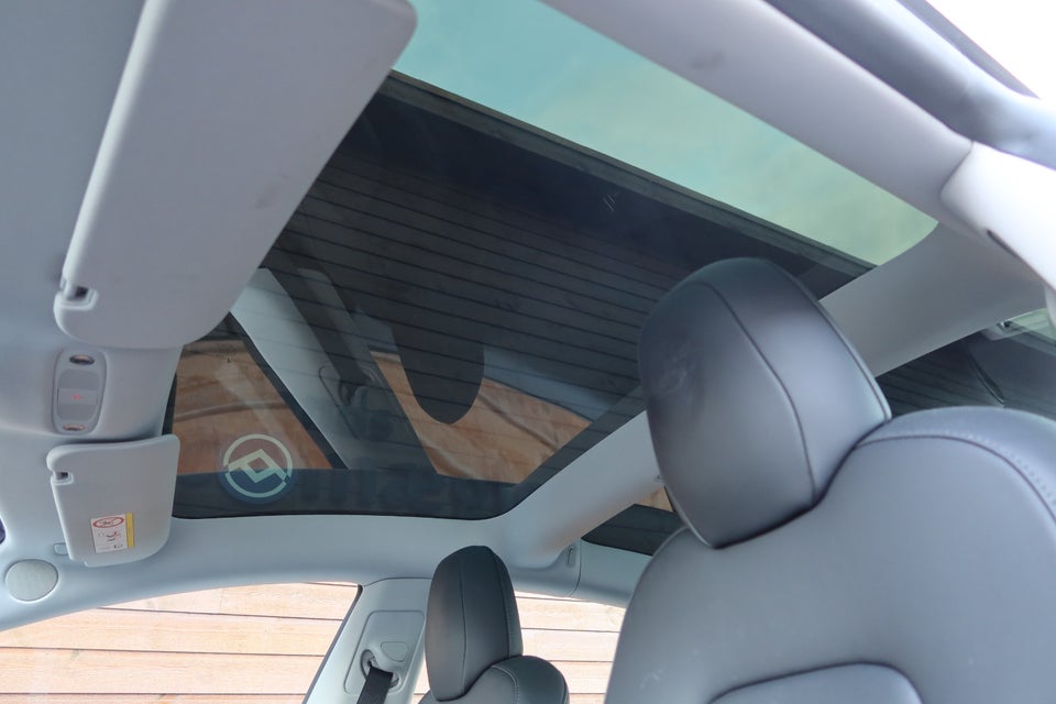 Tesla Model 3 Standard Range+ RWD 4d