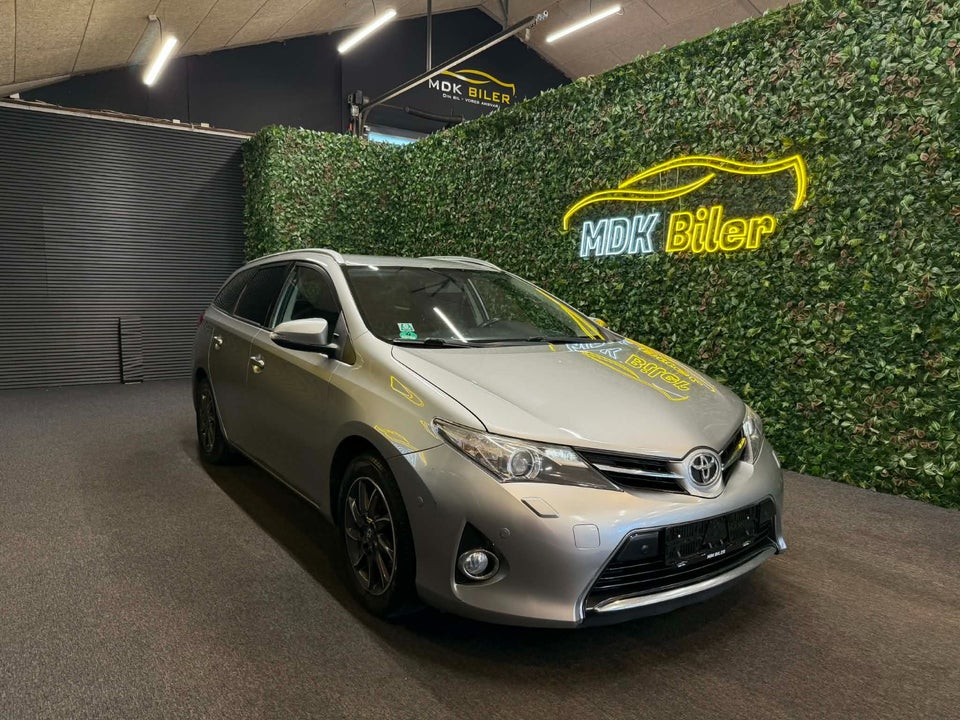 Toyota Auris 1,6 T2 Touring Sports 5d