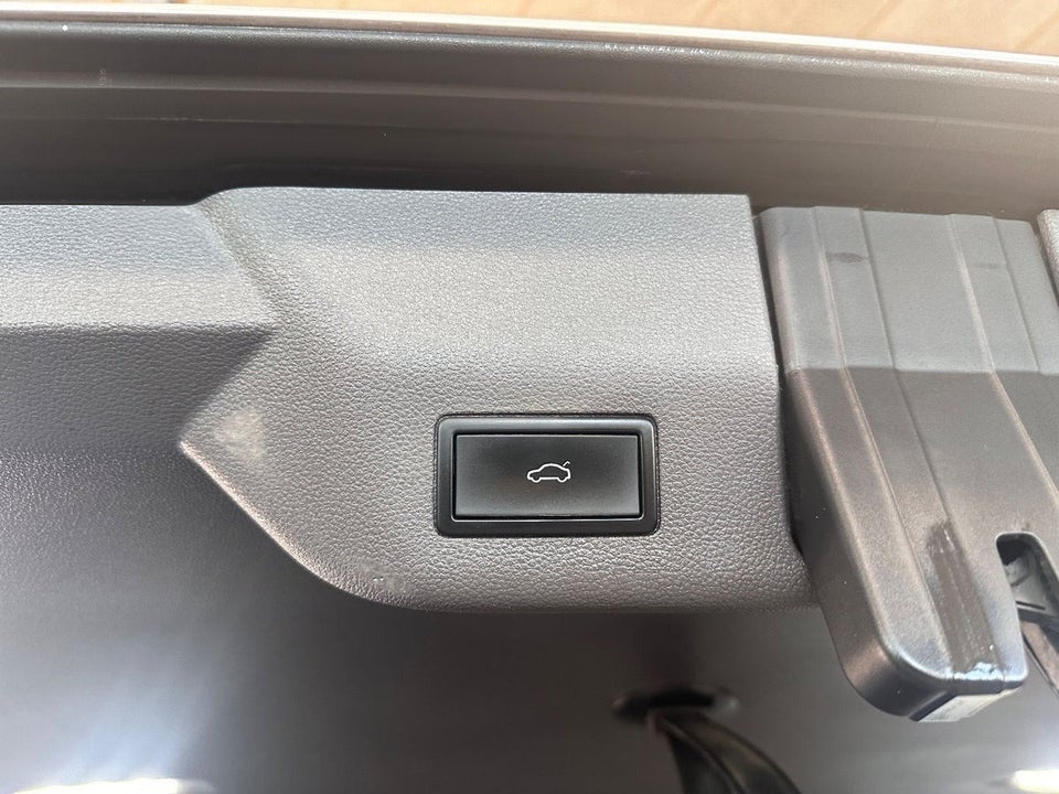 VW Multivan 1,4 eHybrid Life DSG kort