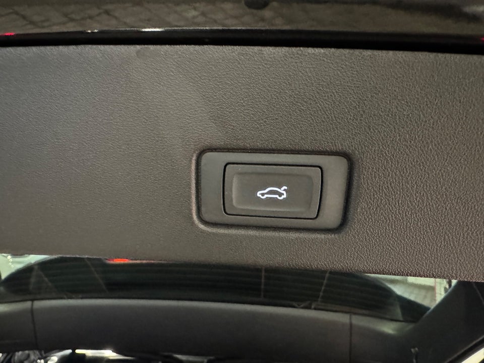 Audi Q4 e-tron 40 S-line 5d