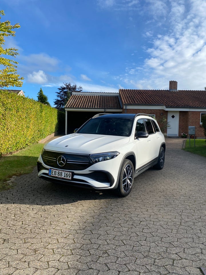 Mercedes EQB300 AMG Line 4Matic 5d