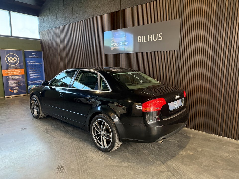 Audi A4 1,8 T 163 4d
