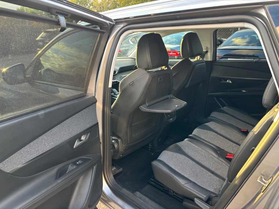 Peugeot 5008 1,6 BlueHDi 120 Allure 7prs 5d