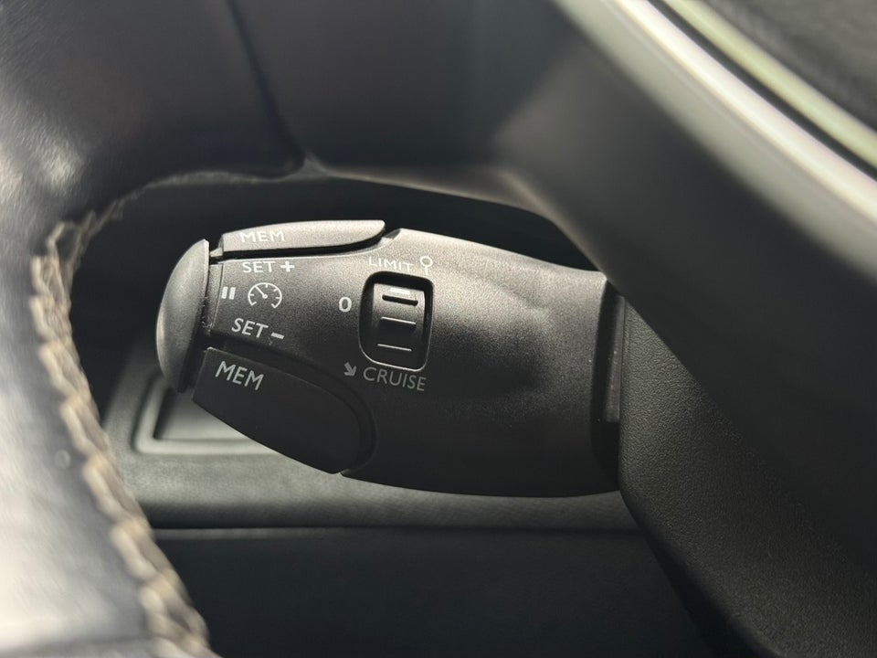 Peugeot 5008 1,6 e-THP 165 Allure EAT6 7prs 5d