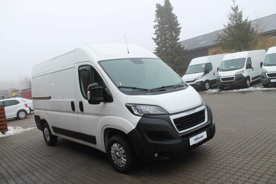 Peugeot Boxer 335 2,2 BlueHDi 165 L2H2 Ultimate