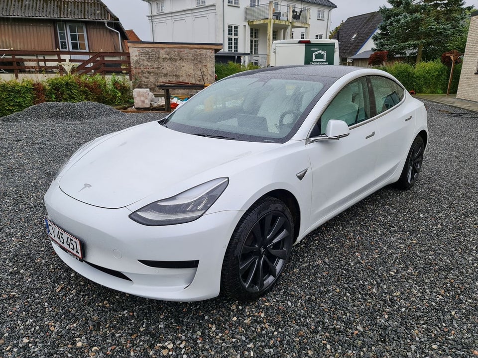 Tesla Model 3 Standard Range+ RWD 4d