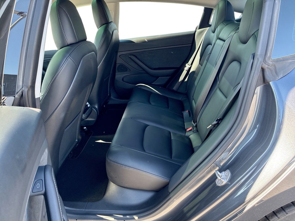 Tesla Model 3 Long Range AWD 4d